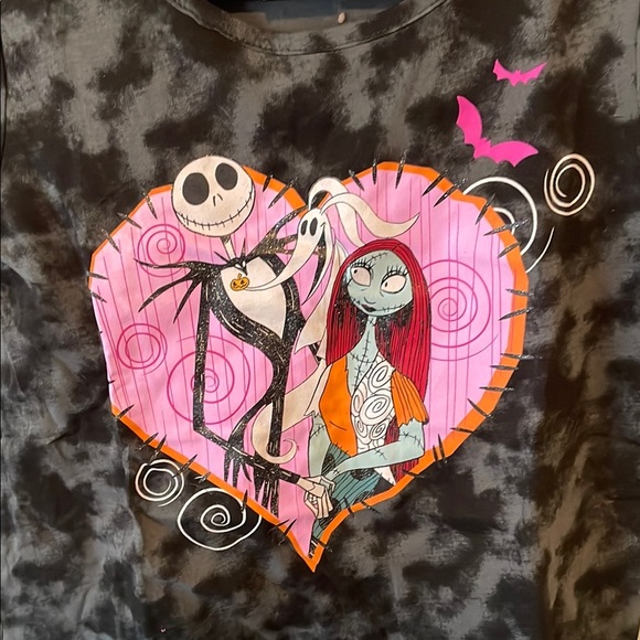 NWOT Kids size 14-16 Nightmare Before Christmas Black and Pink T-Shirt - Picture 3 of 4